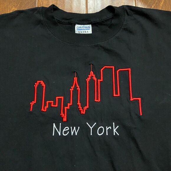 Gildan Vintage Y2K New York City Skyline Black Red Embroidered Tee Men's XL - Picture 2 of 7